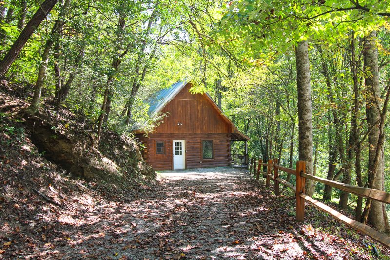 Two Bedroom Log Cabin near Bryson City and Cherokee NC