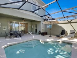 Luxury Townhouse w/ Jetted Private Saltwater Splash Pool in Solterra