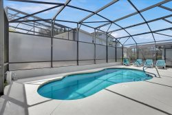 *NEWLY RENOVATED* Near Disney 4BR 3BA private pool -Calabay Parc home