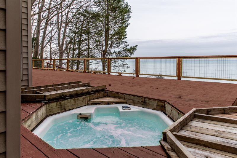 Harbert Horizon Stylish 3 Bedroom Lakefront Pool House With Private Beach
