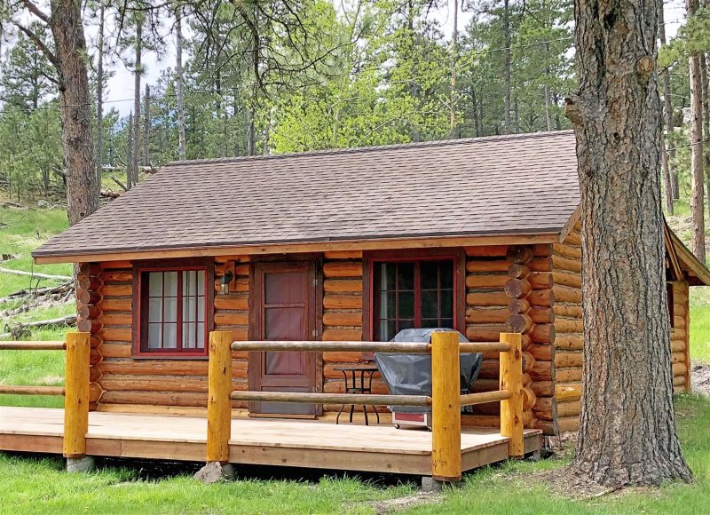 Updated Vintage 1930s Log Cabin At Custer Park Entrance Stockade