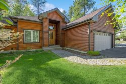 Elegant Meadow Lake home 20 minutes from Glacier