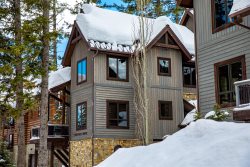 Whitefish Ski Haus-Beautiful Big Mountain Ski-in/out Townhouse!