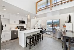 BRAND NEW!! Luxury 3BD 3.5BA Quarry Home! Sleeps 10! Amazing amenities and close to downtown Whitefish! 