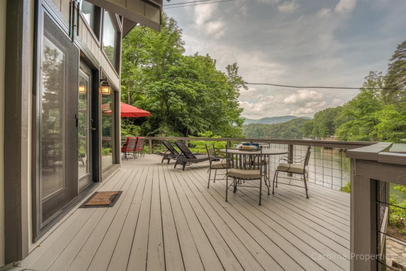 Lure Me By Carolina Properties Lake Lure Nc Is Two Side By Side