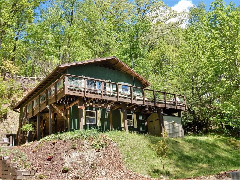 Chimney Bluff Cottage By Carolina Properties Chimney Rock Nc Is A