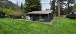 Family friendly atmosphere within view of Wallowa River