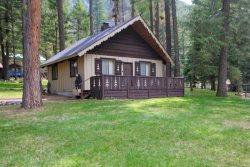 Classic 50's beautiful two bedroom vacation cabin