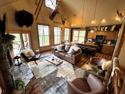 Great Escape - Cozy Cabin with Access to Pool