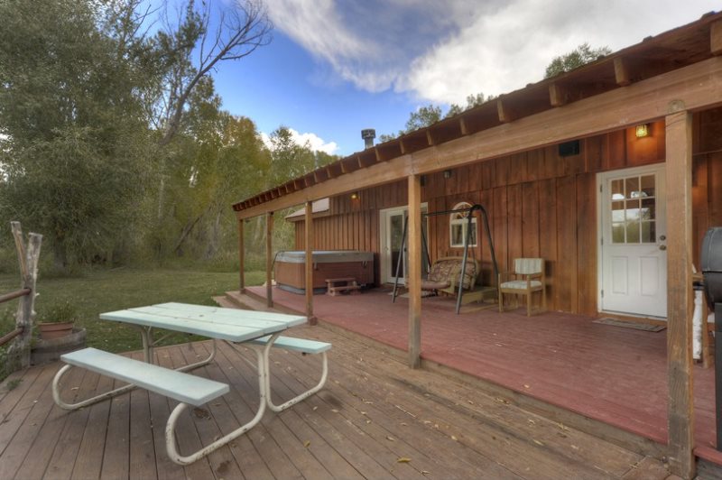 Durango Hesperus Colorado riverfront vacation rental cabin ...