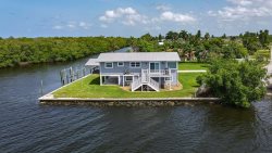 2/2 GORGEOUS home with Panoramic views of the water! 
