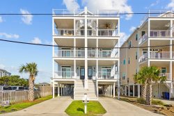 Bella Vue- Large 5 bedroom beach home plus pool with incredible ocean, soundside, and all of Carolina Beach views! 