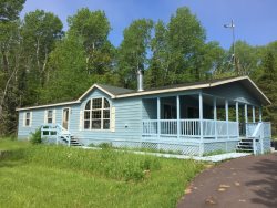 Mary Ann's - 3 Bedroom 2 Bath home located on Russell Bay