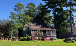 Weisel Cabin - Nostalgic Cabin located within walking distance of Downtown La Pointe!