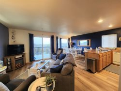 Windsong # 6 Beautiful condo with partial ocean view