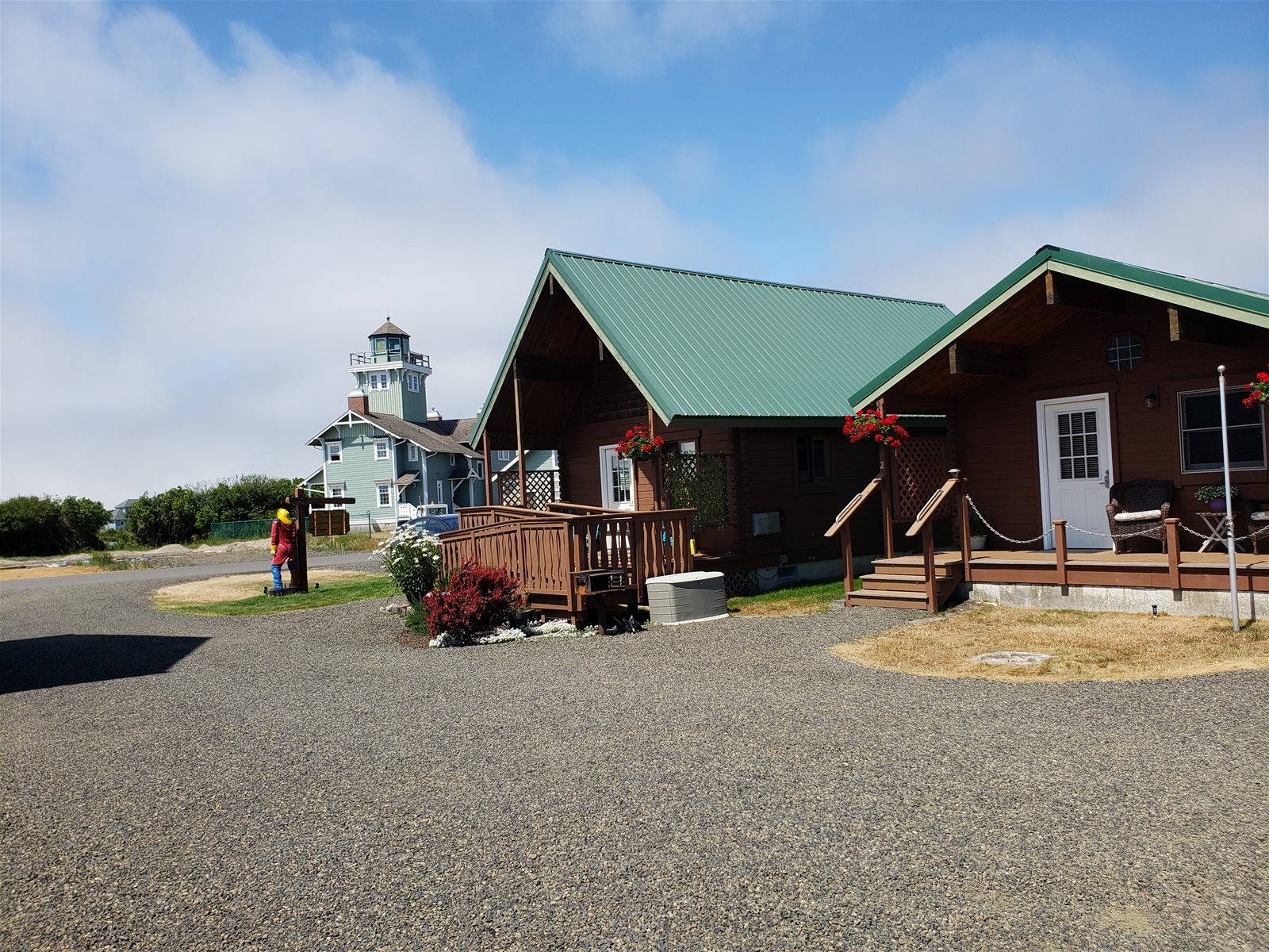 New shared hot tub, located between 3 & 4