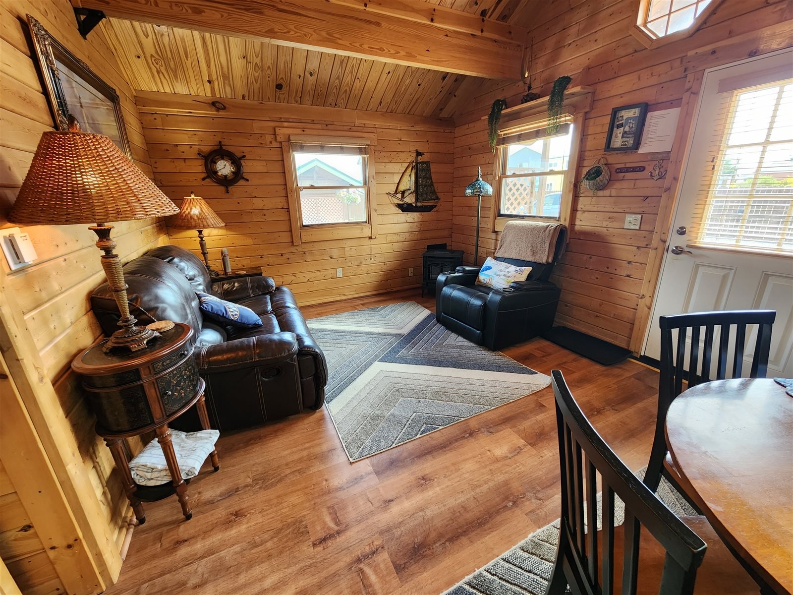 New shared hot tub, located between 3 & 4