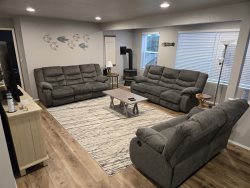 Sandy Paws ~ Pet friendly,  Fenced yard Hot tub and fire pit 