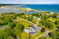 **New 2024** Osterville Seaside Estate - Luxury Retreat with a Heated Saltwater Swimming Pool and Stunning Views of East Bay