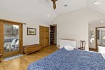 Spacious room with a library and full ensuite bathroom