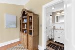 Freshen up in the full bathroom featuring a tub/shower combination