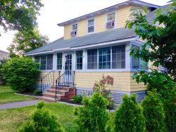The School Street Cottage! 1 Minute Walk to Downtown Ogunquit! 