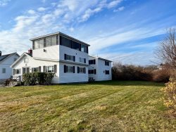 Pet Friendly 4 Bedroom with Views of the Atlantic Ocean AND The Nubble Lighthouse! 