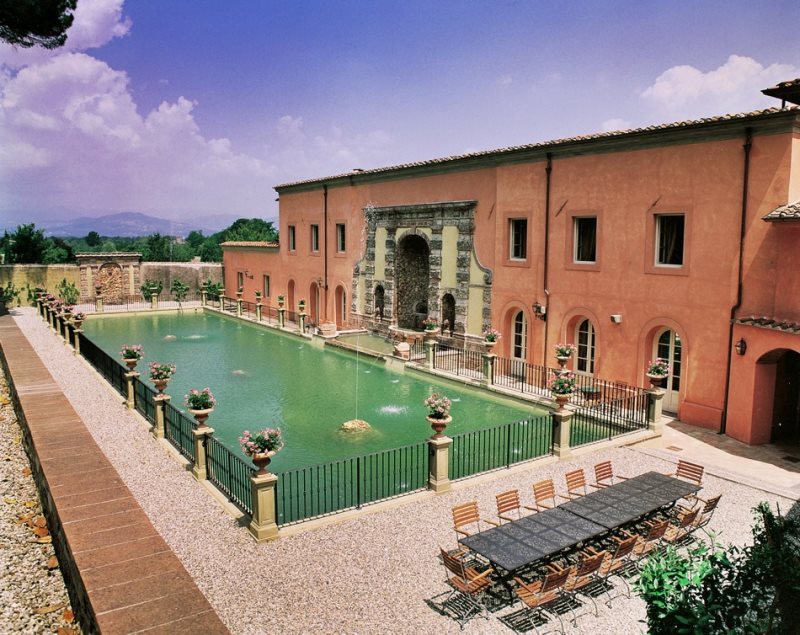 12 bedroom estate dating back to the 18th century 12 bedroom estate dating back to the 18th century