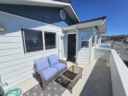 Downtown Cayucos Getaway - 30 Night Minimum