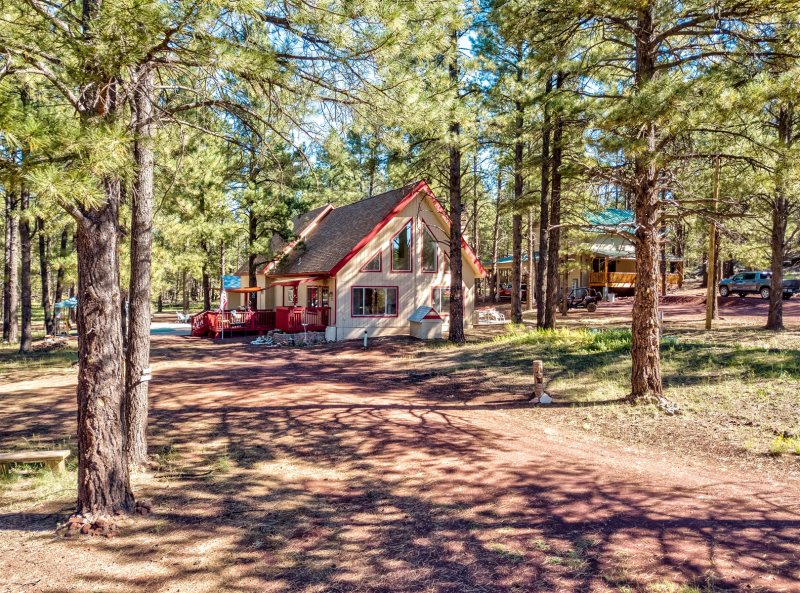 New Listing Polar Express Special Sleeps 8