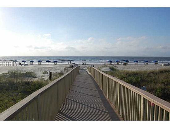 Colorful And Tasteful Town Home In Shipyard Plantation