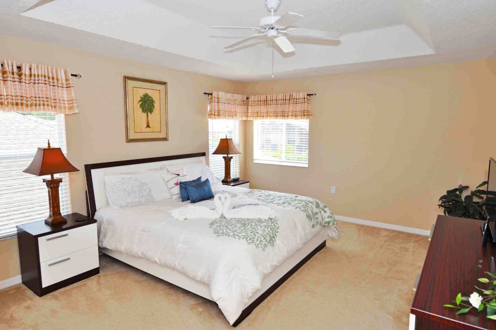 Luxurious Spacious Executive 5 Bedroom Villa Homes of America