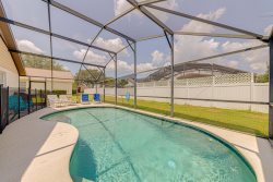 10 -  Beautiful 4-Bedroom Home with Sparkling Pool and Games Room Near Disney Parks