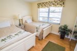 Guest bedroom with 2 twin beds
