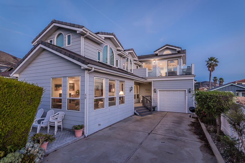 Spacious 3 Bedroom 3 Bathroom W Roof Top Deck California