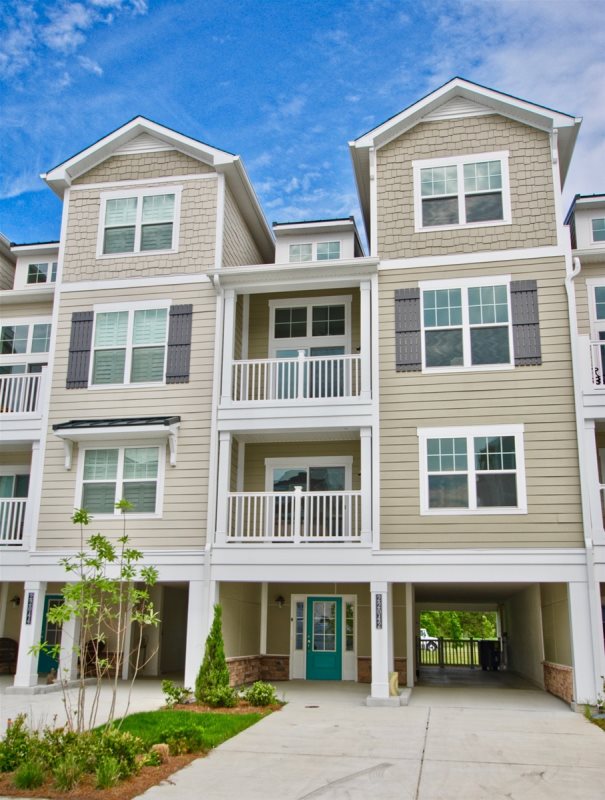 New Bayside Resort Luxury Vacation Home Near Fenwick Island With Golf Course Views Available For Vacation Rentals Townhouse Rentals Brought To You By Steve Gilbert At Keller Williams Realty And Bethany Beach