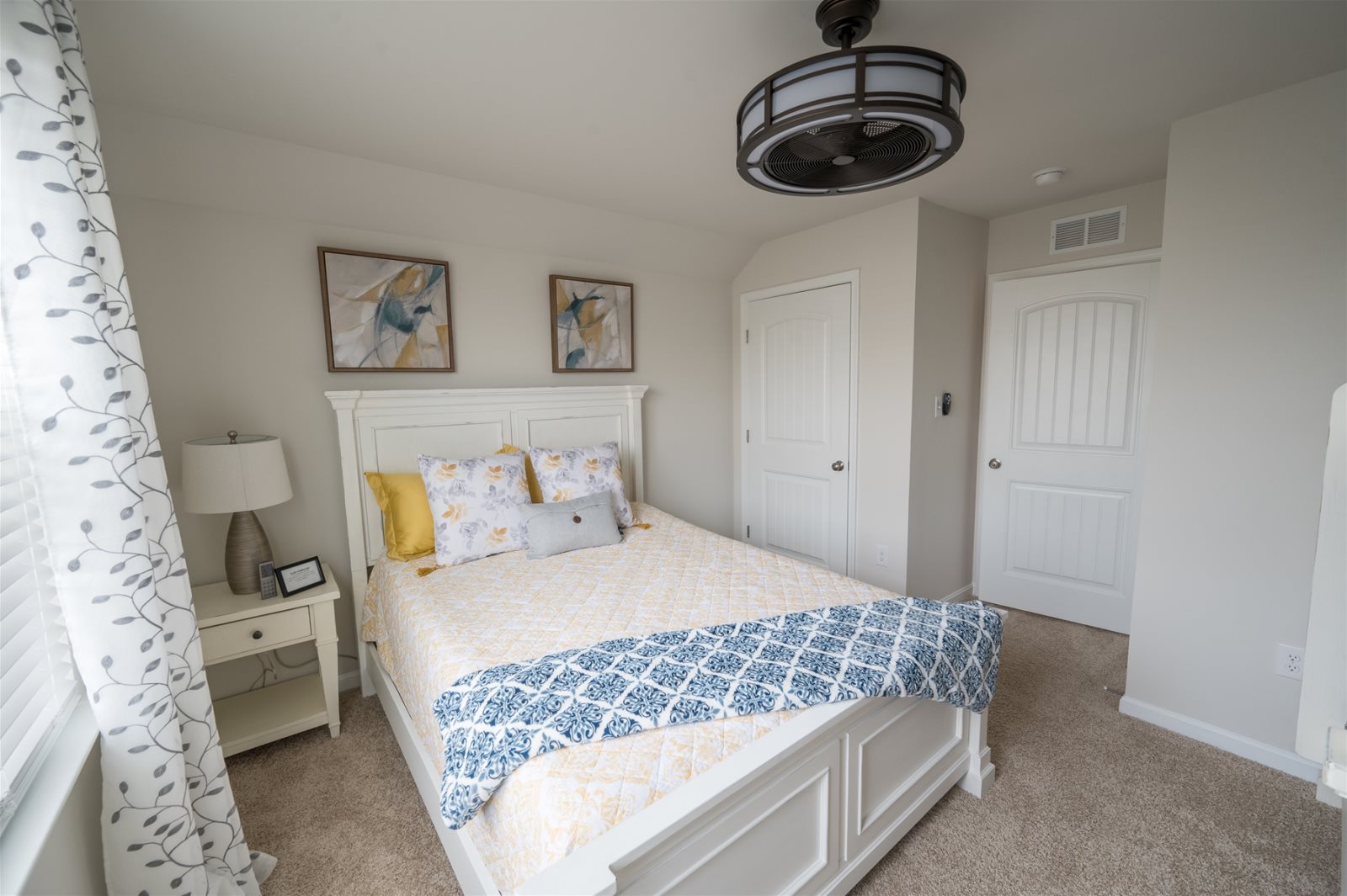 Ocean View Beach Club vacation rentals home w 5 BR next to Bethany