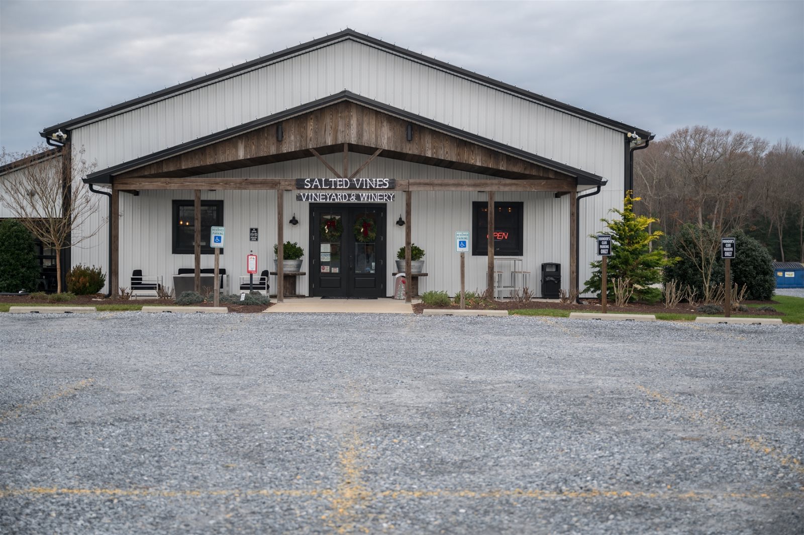 Ocean View Beach Club vacation rentals home w 5 BR next to Bethany