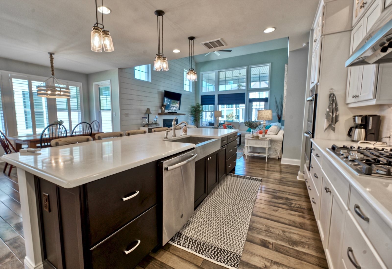 Bayside resort vacation rental townhouse home w 4 bedrooms, 2.5