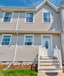 Pet Friendly * Bethany Breeze * 2BR Townhouse * 668*  1 Dog (under 30 Pounds) allowed  just 2 miles to Bethany Beach * Pool Access Is Included!