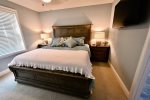 Bedroom Suite 2 - 1 King Bed