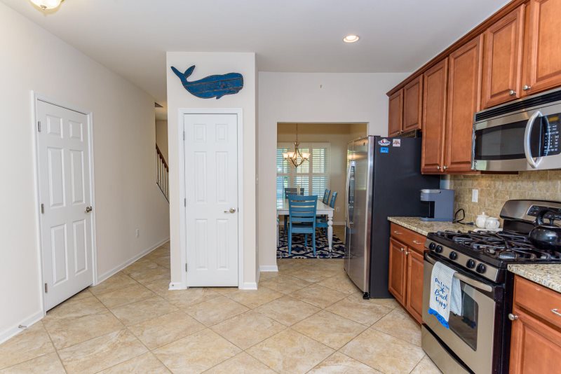 Luxury Bayside Resort Luxury 3BR+ LoftTownhouse  New Listing - Walk to Pool - Photo 5