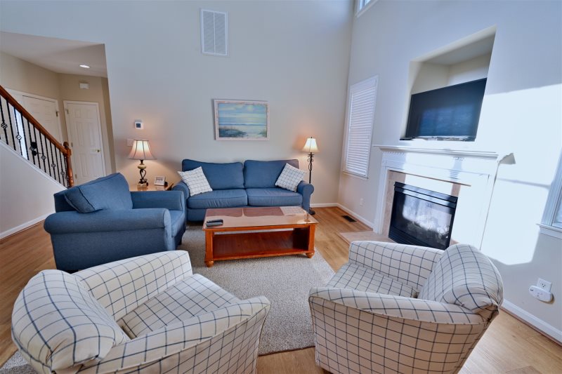 5 BR Amazing Luxury House at Bayside Resort Close to Pools — Sleeps 12 — New Listing — - Photo 2