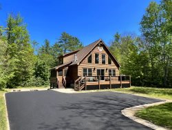 Wiski Pines Lodge, 7 min to Sunday River, Hot Tub/Fire Pit 