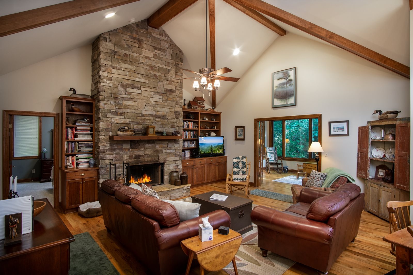 Sherwood forest, Brevard, NC vacation rental, well appointed, fireplace