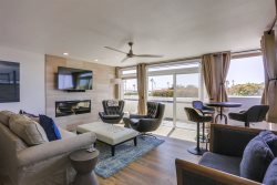 Ocean Front Mission Beach Rental: Sand Dollar Shore