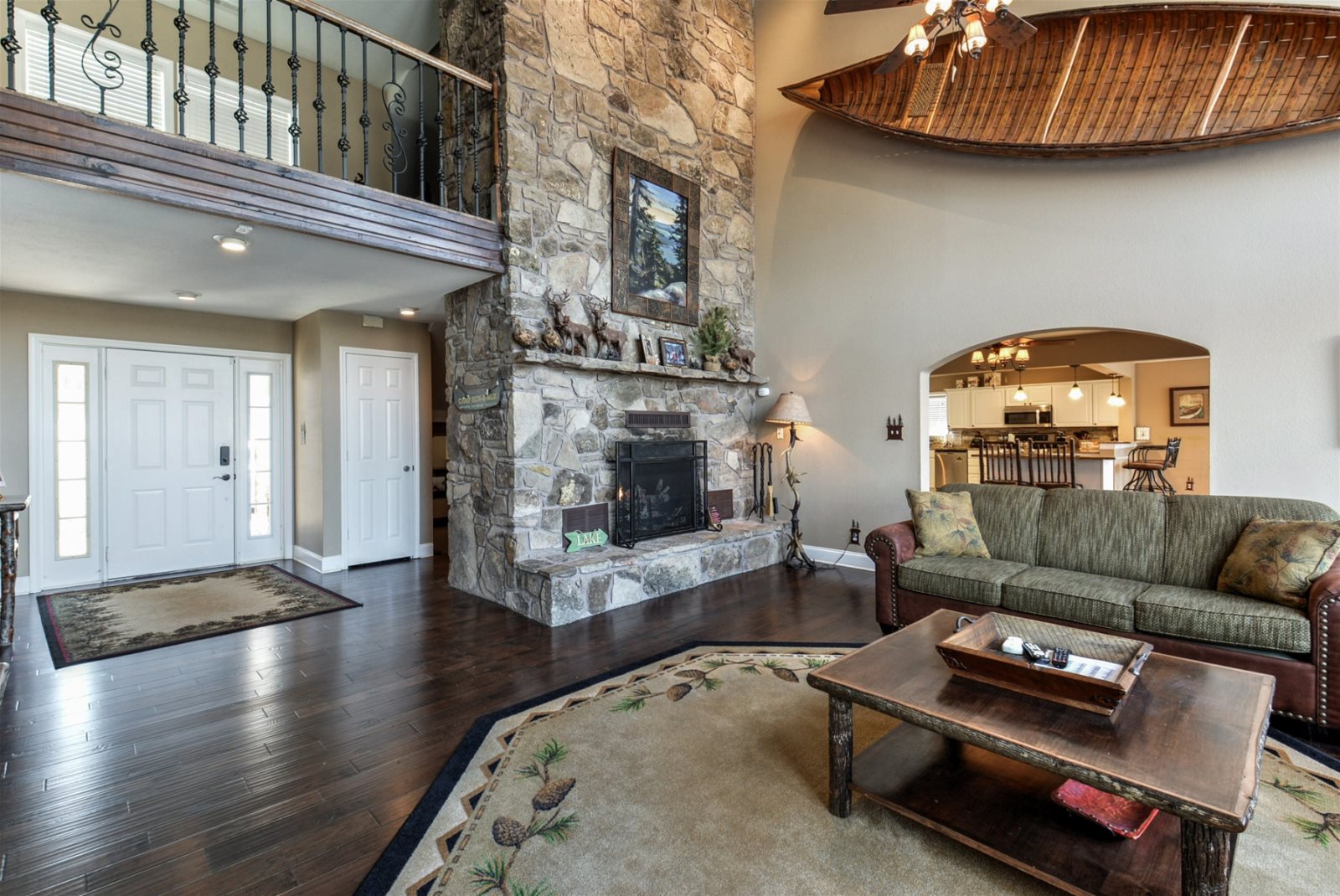 5 Bedroom Branson Vacation Rental NewtonLakeLodge