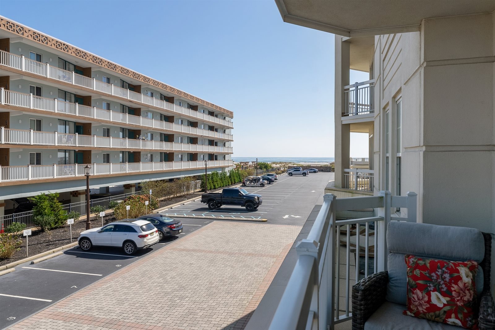 Residence 101 The Grand at Diamond Beach Luxury 1Bedroom Residence