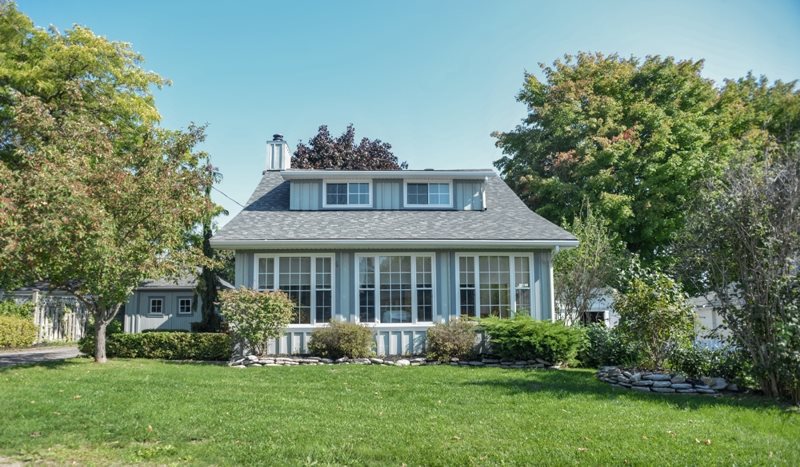 21 East Wellington Home Steps From Drake With Fireplace
