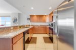 Full kitchen